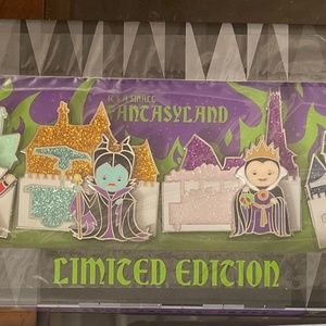 Disney world Small world limited edition pin set